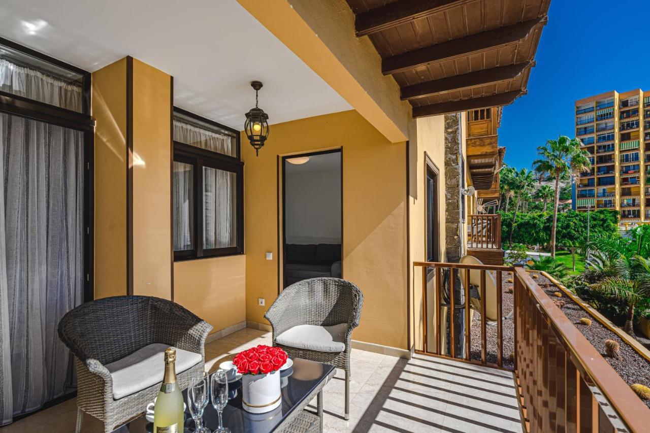 Amazing 3 Bedroom Apartment On The First Line Of The Best Las Americas Beach, Air Conditioner And Terrace Ocean View Playa de las Americas  Bagian luar foto